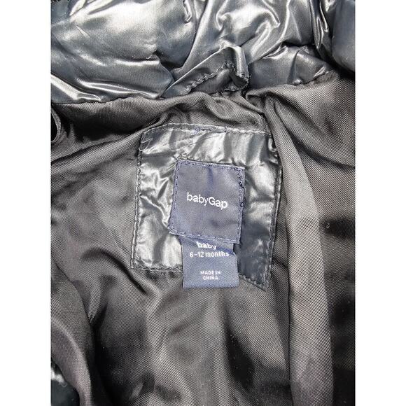 8 Piece Gap/Old Navy Girl's 6-12M Puffer Jacket, Outfit, Pajama, One-piece Lot - Picture 5 of 14